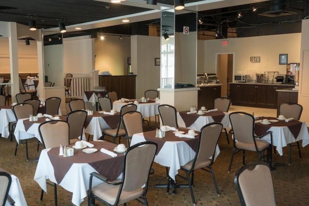 The Roehampton Hotel Toronto Bagian luar foto